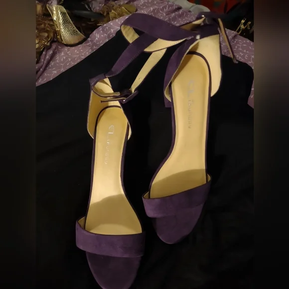 Women's Sandals - Picture 3 of 3